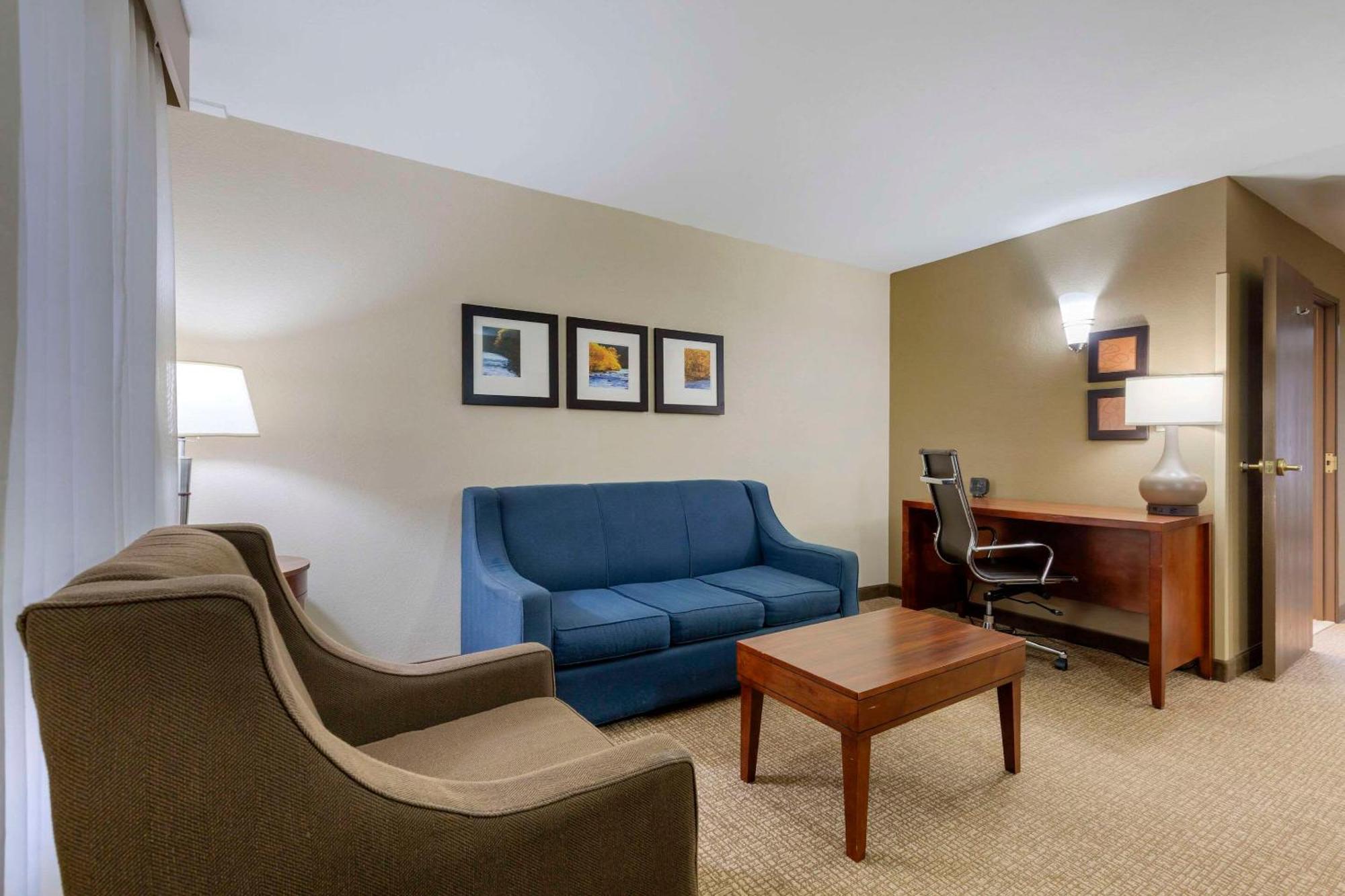 Comfort Suites Near Potomac Mills Woodbridge Eksteriør billede